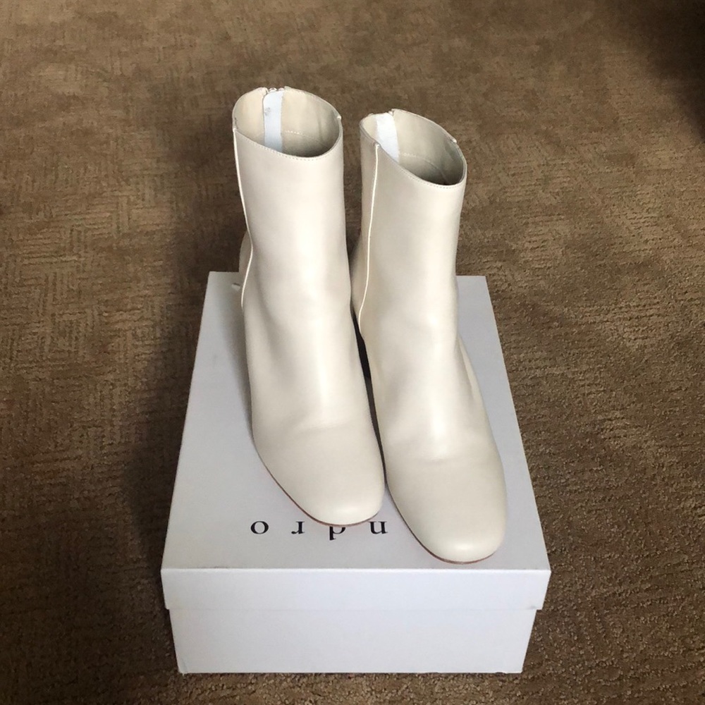 SANDRO • Authentic off white Sacha boots - Picture 4 of 6
